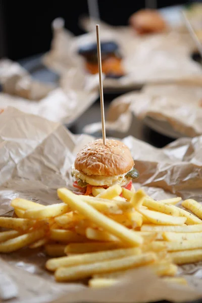 Baby Burger Gericht Mit Pommes Frites Fast Food Cafe Lecker — Stockfoto