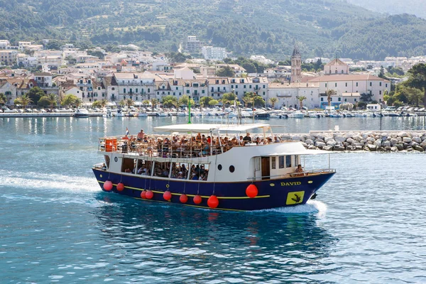 Makarska Croacia Junio 2017 Barco Turístico Viaja Agua Yate Crucero — Foto de Stock