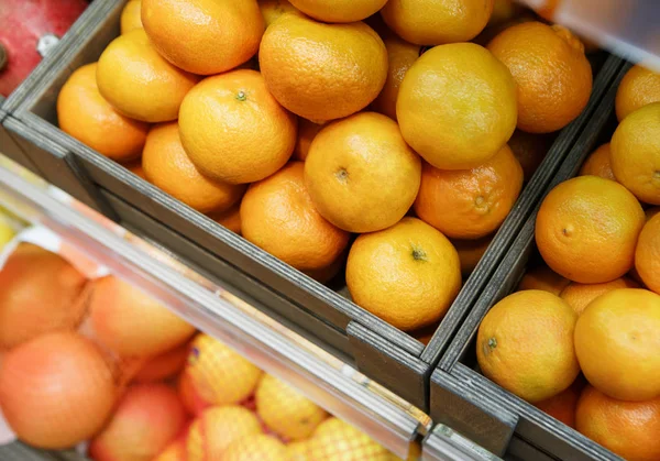 Tutup Pada Kotak Buah Oranye Yang Dijual Pasar Makanan Buah — Stok Foto