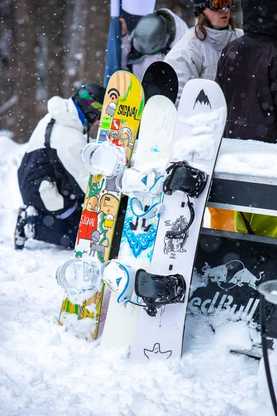 Boekovel Oekraïne Maart 2018 Profesional Verhuur Snowboards Boekovel Winter Park — Stockfoto