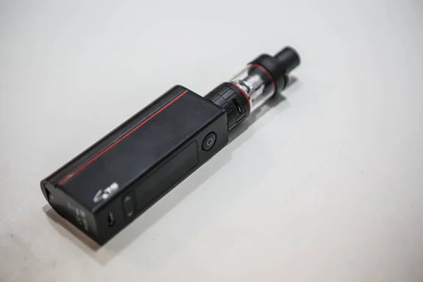 모스크바 2016 Vape 엑스포 Vaper 모드입니다 Cig 부품에 업그레이드 부분입니다 — 스톡 사진