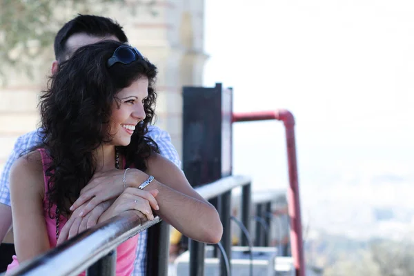 Jovem Casal Feliz Fazer Passeios Turísticos Capital Grega Cidade Atenas — Fotografia de Stock