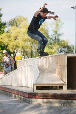 Moskova - 7 Mayıs, 2016: agresif paten rekabet Az piknik gerçekleşti, paten patenci Andrey Zaytcev 2012 yılında vefat eden anısına Sadovniki park