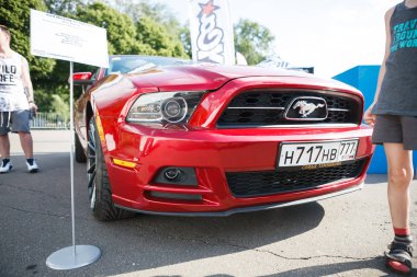 Moskova - 6 Ağustos, 2016: Gençlik yüzleri ve dantel Festivali'ne Gorki Park. Moda, otomobil tuning, graffiti, break dans ve Dj programları.