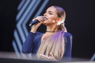 Pop şarkıcı Hanna gibi parti at Space Moskova gece kulübü aşamasında performans gibi FM tarafından 25 Eylül 'de hosted, 2016