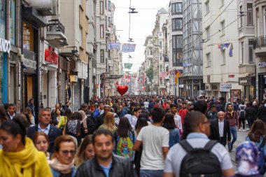 Türkiye 'de şehir sokaklarında yaşayan insanlar