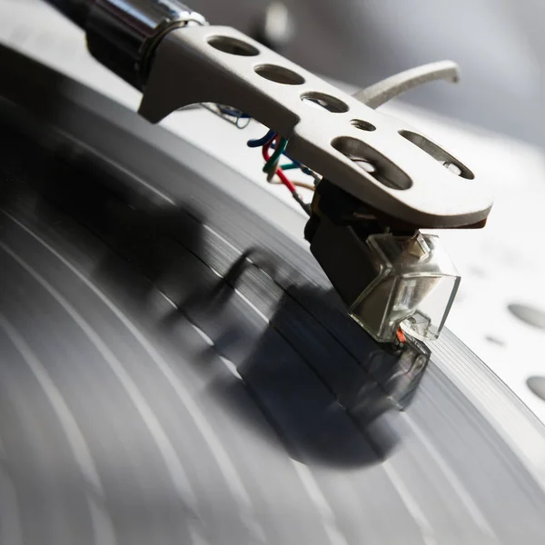 Giradiscos Tocando Disco Vinilo Con Música — Foto de Stock