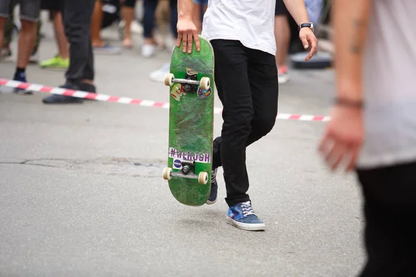 Kiev July 2018 Young Skater Boy Walks Wit Skateboard Deck — Stock Photo, Image