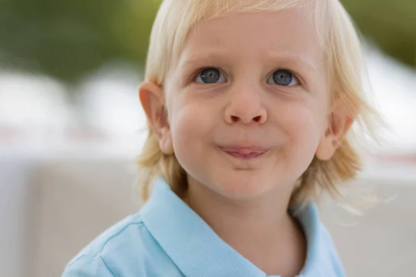 Glückliche Familie Genießen Ihr Wochenende Park Einem Hellen Sommertag Mama — Stockfoto