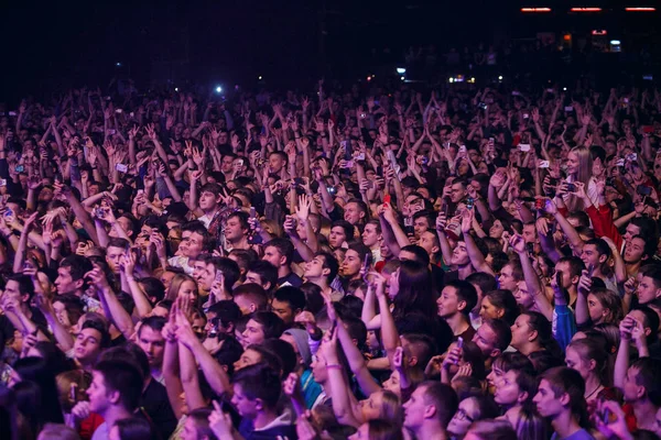 Moskau November 2016 Überfüllte Tanzfläche Nachtclub Große Live Musik Show — Stockfoto