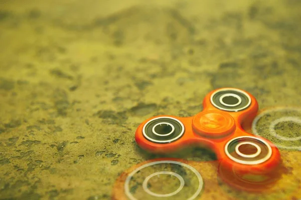 Rode Spinner Fidget Speelgoed Geniet Van Het Spelen Met Speelgoed — Stockfoto