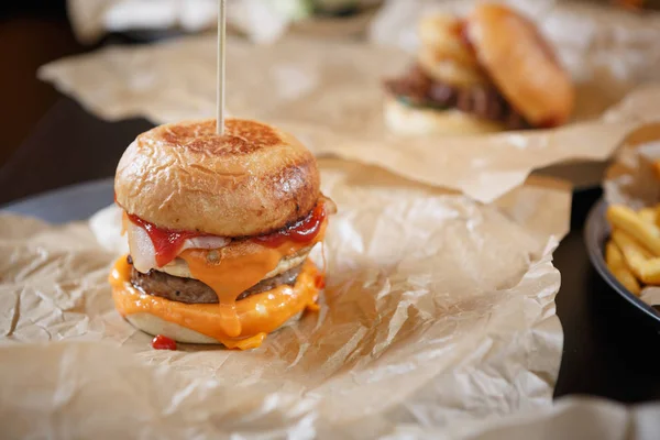 Deliciosa Hamburguesa Doble Queso Con Chuleta Carne Res Asada Queso — Foto de Stock