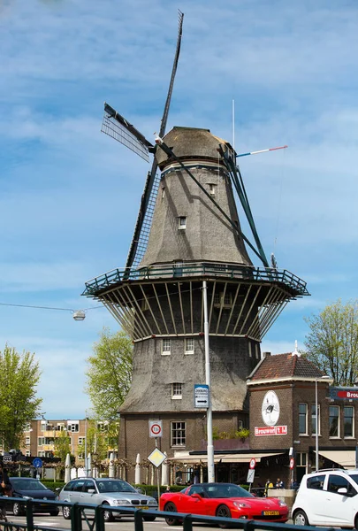 Alte Windmühle Der Europäischen Stadt — Stockfoto