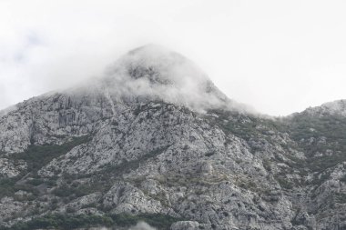 Rocky Dağları Hırvatistan. Güzel Milli Parkı Bikovo.Natural manzara. Yaz tatil tur için popüler seyahat hedef.