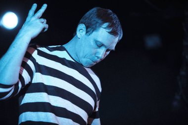 Moskova - 31 Mart, 2016: Rus rap şarkıcısı Vladimir Nigativ 16 ton gece kulübünde müzik albümü Nix Et Nox hediye olarak bilinen Afanasiev