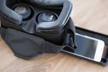 Serin yeni augmented reality yeni 3d hareket eden app akıllı telefon oyun Vr kulaklık. Sanal gerçeklik gözlük için modern smartphone Gadget'ınızı takın ve her yerde oynamak