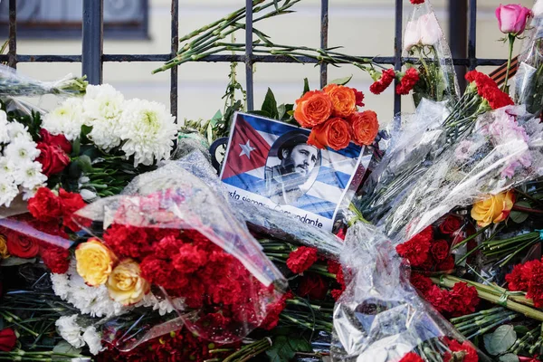 Moskau November 2016 Mahnmal Mit Blumen Botschaft Der Republik Kuba — Stockfoto