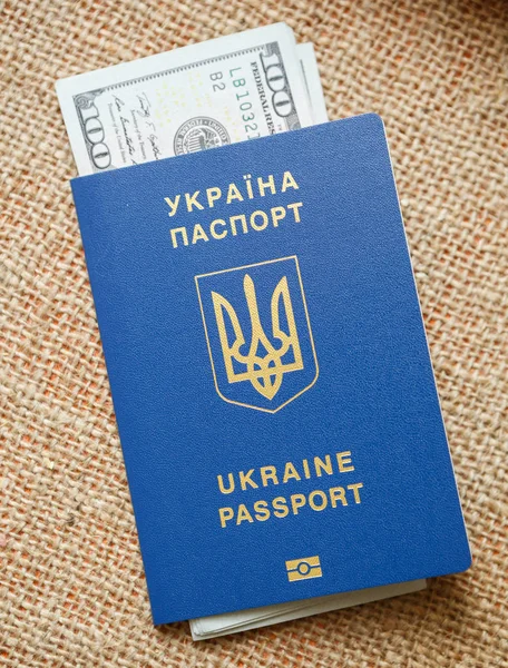 Novo Passaporte Biométrico Ucraniano Com Chip Eletrônico — Fotografia de Stock