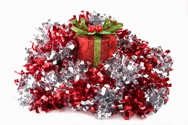 Rode Kerst Nieuwjaar Cadeau Pakket Witte Achtergrond — Stockfoto