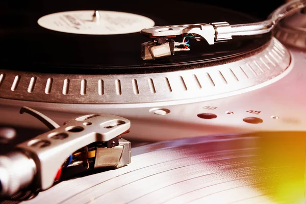 Draaitafel Vinyl Record Met Muziek Afspelen — Stockfoto