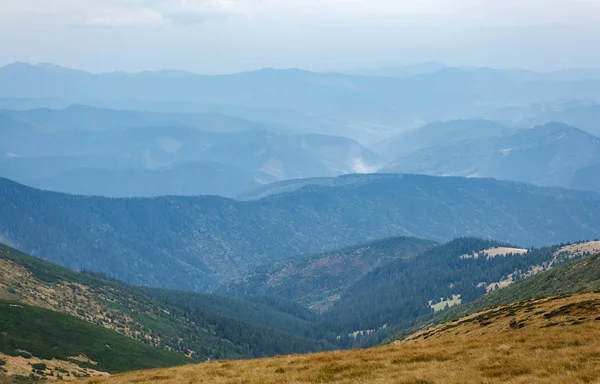 Panorama Van Prachtige Bergketen Karpaten Populaire Reisbestemming Voor Actief Toerisme — Stockfoto