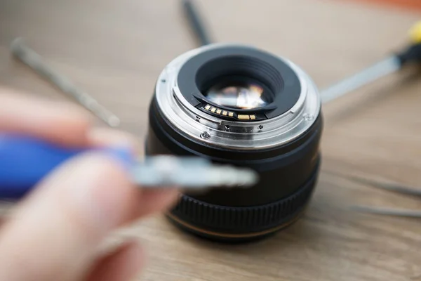 Demontage Reparatie Proces Van Professionele Moderne Digitale Enige Reflex Cameralens — Stockfoto