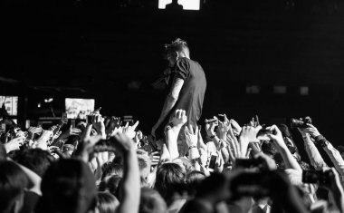 Moskova - 10 Kasım, 201: Colson makineli tüfek Kelly yeni albümü genel kabul Yotaspace Club hediye olarak bilinen Baker