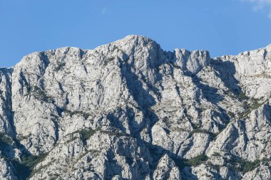 Croatia.Popular Avrupa güzel yüksek rocky Mountains gitmek hiking yaz tatil gezisi için hedef seyahat. Milli Parkı Biokovo turistler için. Berrak mavi gökyüzünün sonbaharda
