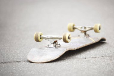 Paten güverte açık yatan kurulu. Aşırı paten kaykay kullanılan 