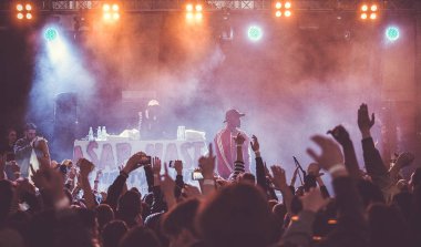Moskova - 15 Mayıs, 2016: ünlü Amerikalı rap şarkıcısı Asap Nast gece kulübünde canlı performans