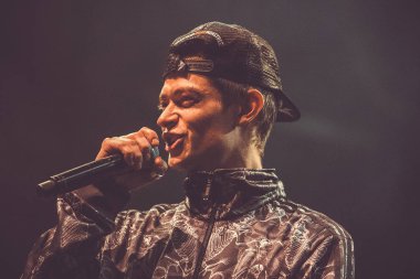 Moskova - 2 Ekim 2014: ünlü Rus hip hop müzik grubu Centr gece kulübünde büyük konser.