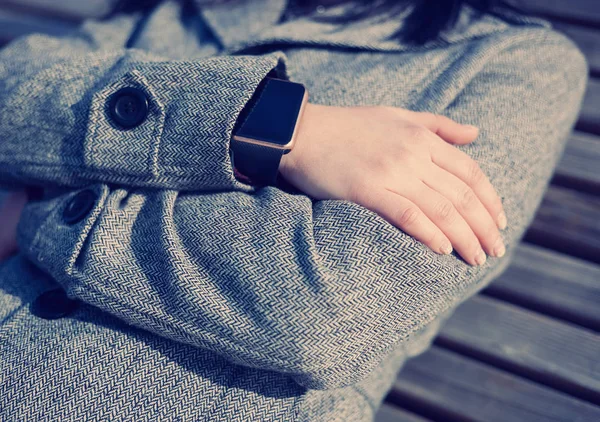 Woman Grey Coat Weating Stylish Smart Wrist Watch Person Always — Stock Photo, Image