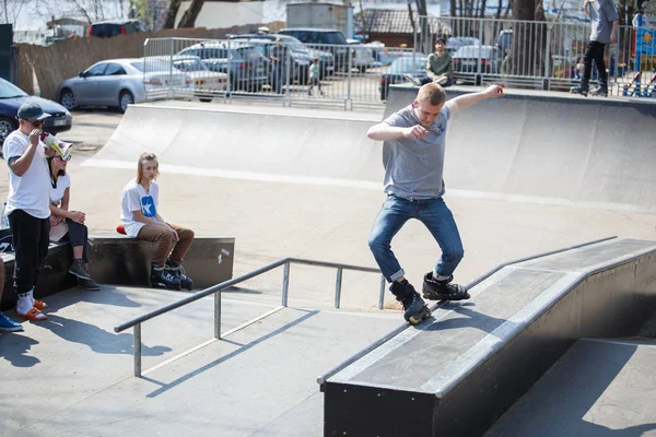 Kiev April 2018 Aggressive Inline Skate Contest Outdoor Skatepark Young — Stock Photo, Image