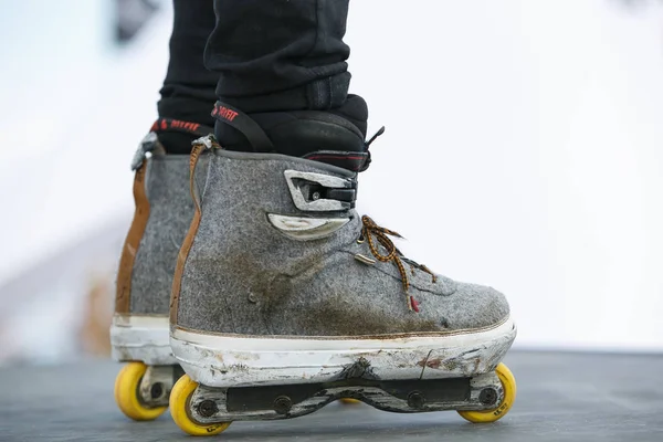 Odessa Ukraine Agosto 2017 Patins Linha Agressivos Pés Patina Lâmina — Fotografia de Stock