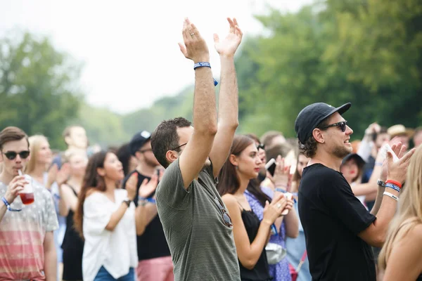 Moskau Juli 2017 Musikfans Genießen Ein Großes Open Air Unterhaltungsevent — Stockfoto