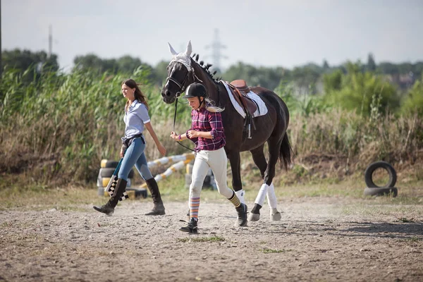 Mariupol Ucrania Julio 2015 Concurso Equitación Entre Jinetes Jóvenes Cabalgatas — Foto de Stock