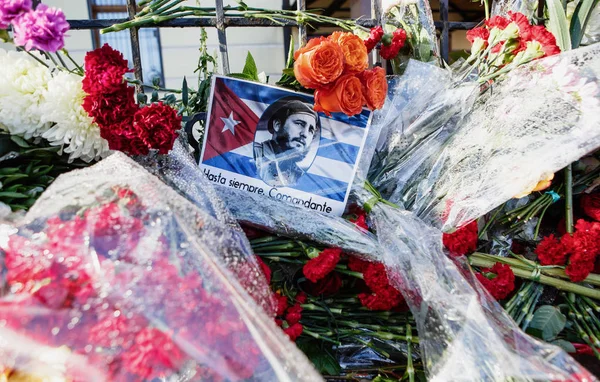 Moskau November 2016 Mahnmal Mit Blumen Botschaft Der Republik Kuba — Stockfoto