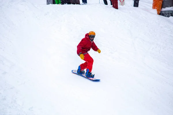 Bukovel Ukraine Mars 2018 Des Athlètes Snowboard Embarquent Sur Une — Photo