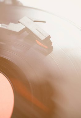  Retro hippi müzik çalar. Vintage elektronik aygıt dinleme vinil kayıtlar için.