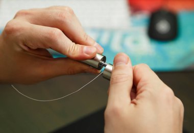 Elektronik savaş robotu mod vaping cihaz bakım. Modern Buharlaştırıcı e-cig aygıtı vape gliserin e-sıvı için. Nikotin Sigara İçilmeyen bıraktın, vaping güvenli ecig vape başlamak.