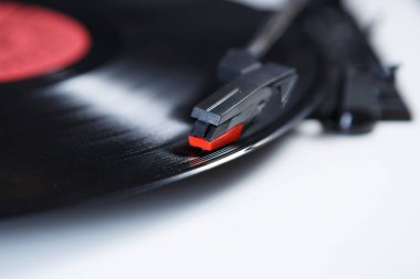  Retro hippi müzik çalar. Vintage elektronik aygıt dinleme vinil kayıtlar için.