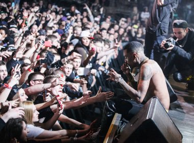 Moskova - 27 Mart, 2015: Popüler Amerikan rap Soulja Boy oynamak müzik show sahne gece kulübü şarkıcısı