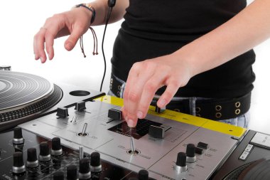 Kız dj Vinil kayıtlardan, hip hop müzik çalma