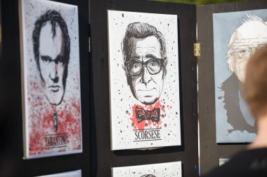 Moskova - 6 Ağustos, 2016: Gençlik Festivali yüzleri ve dantel Gorki Park toplanan tasarımcıları, dövme ustaları, grafiti ressamlar, Djs, mağazalar ve otomatik Tuner.