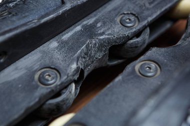 Ağır agresif inline paten kullanılır. Blok ile aşırı paten için rulman ağızları üzerinde derin scrathes eziyet. Xtreme silindir blading skate Park için ağır kaymaktadır. Eziyet demiryolu veya ters Bu bıçaklar