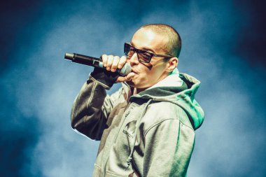 Moskova - 2 Ekim 2014: ünlü Rus hip hop müzik grubu Centr gece kulübünde büyük konser.