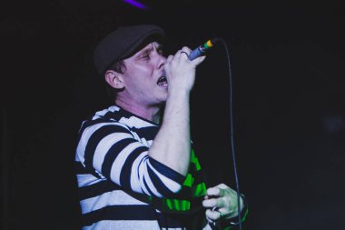 Moskova - 31 Mart, 2016: Rus rap şarkıcısı Vladimir Nigativ 16 ton gece kulübünde müzik albümü Nix Et Nox hediye olarak bilinen Afanasiev