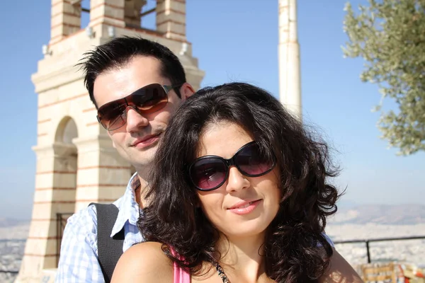 Young Happy Couple Sightseeing Greek Capital City Athens Bright Sunny — Stock Photo, Image