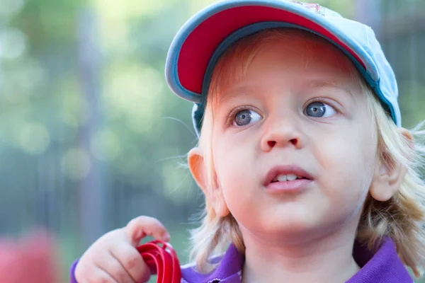 Portrait Petit Garçon Sur Aire Jeux — Photo