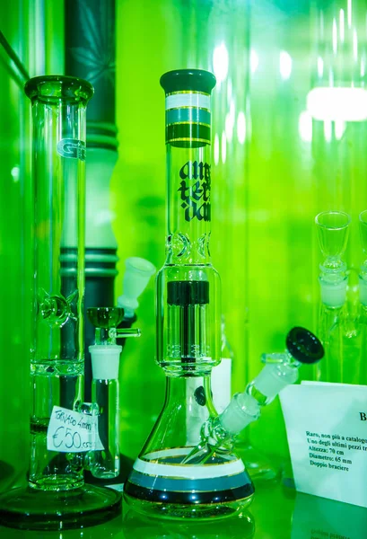Genua Italien Oktober 2018 Ganja Shop Säljer Legaliserade Marijuana Glas — Stockfoto